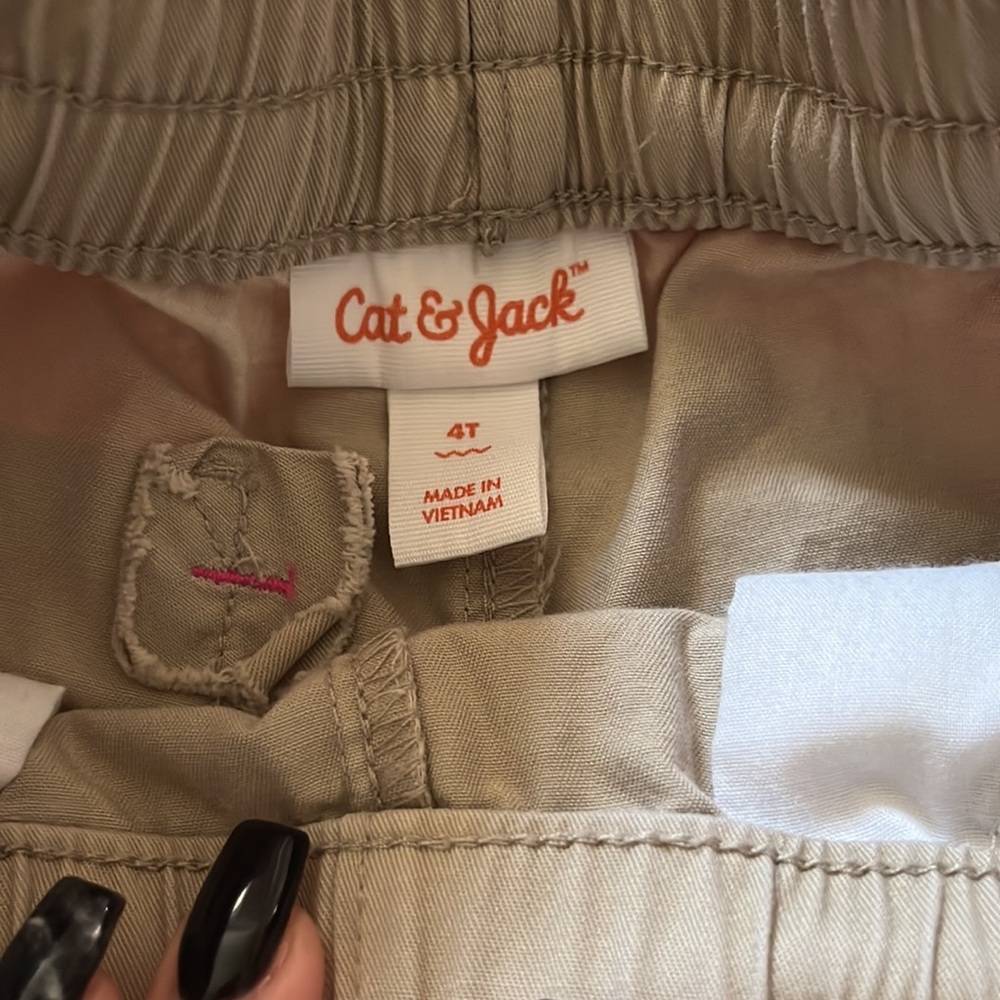 Cat & Jack 4t girls tan shorts - Picture 2 of 3